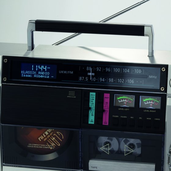 Boombox rétro « années 1980 » avec DAB+ 