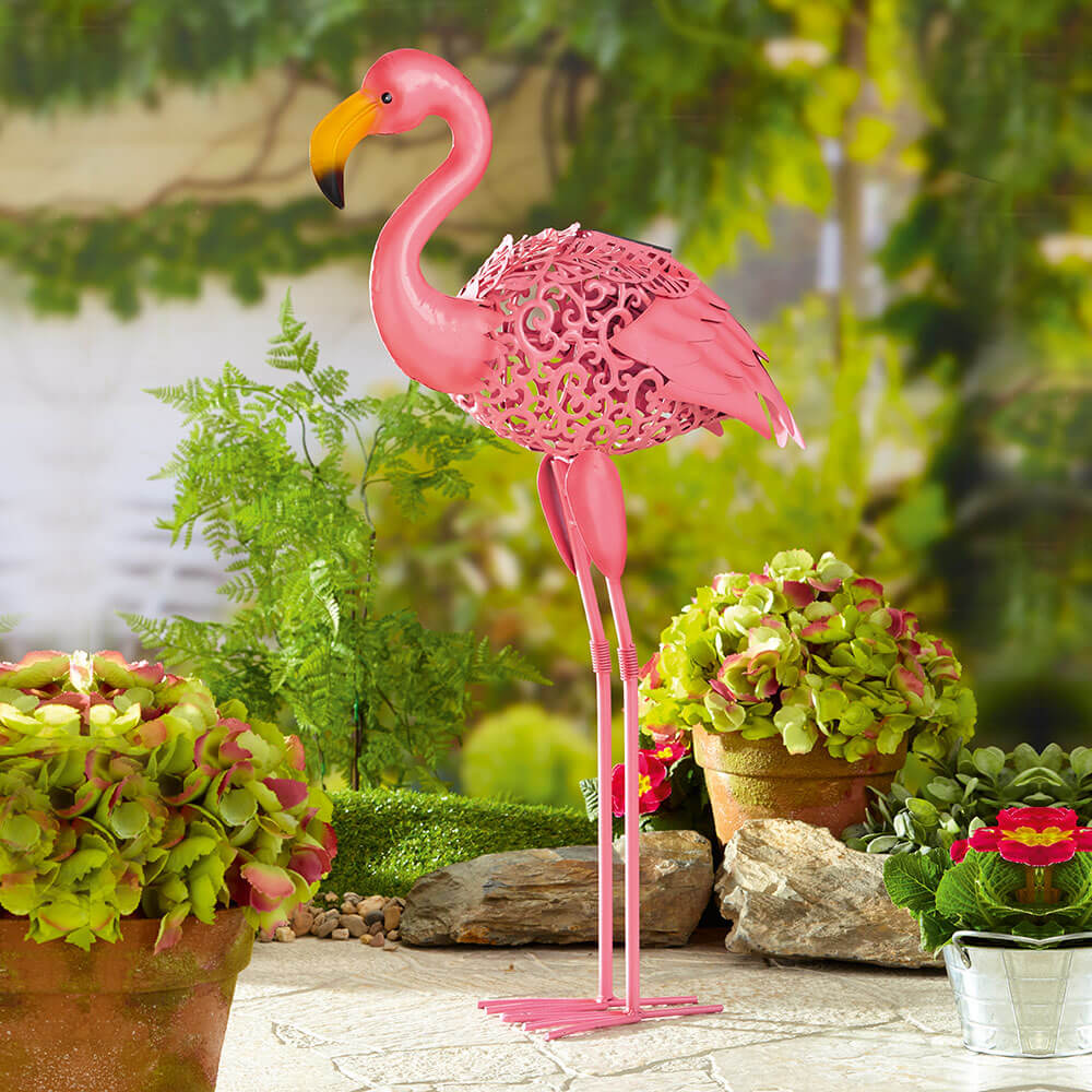 Commander En Toute Simplicite Flamant Rose Solaire Pour Le Jardin Chez Eurotops